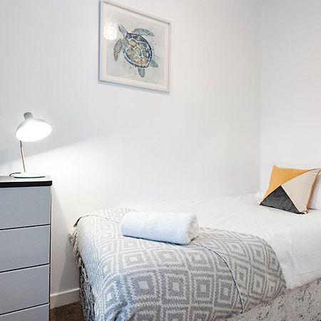 Parking, Smart Tv'S In All Rooms! Swansea Ngoại thất bức ảnh